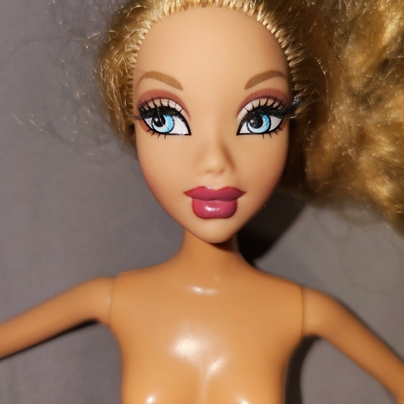 My Scene-Long Blonde Hair-Mattel Barbie Doll-Rooted Lashes- Nude 1999 HTF - Picture 7 of 9